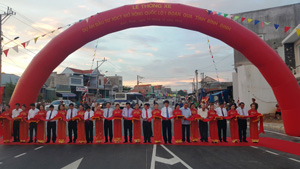 Lễ thông xe dự án đầu tư xây dựng công trình mở rộng QL 1 đoạn qua tỉnh Bình Định- Phú Yên. 

